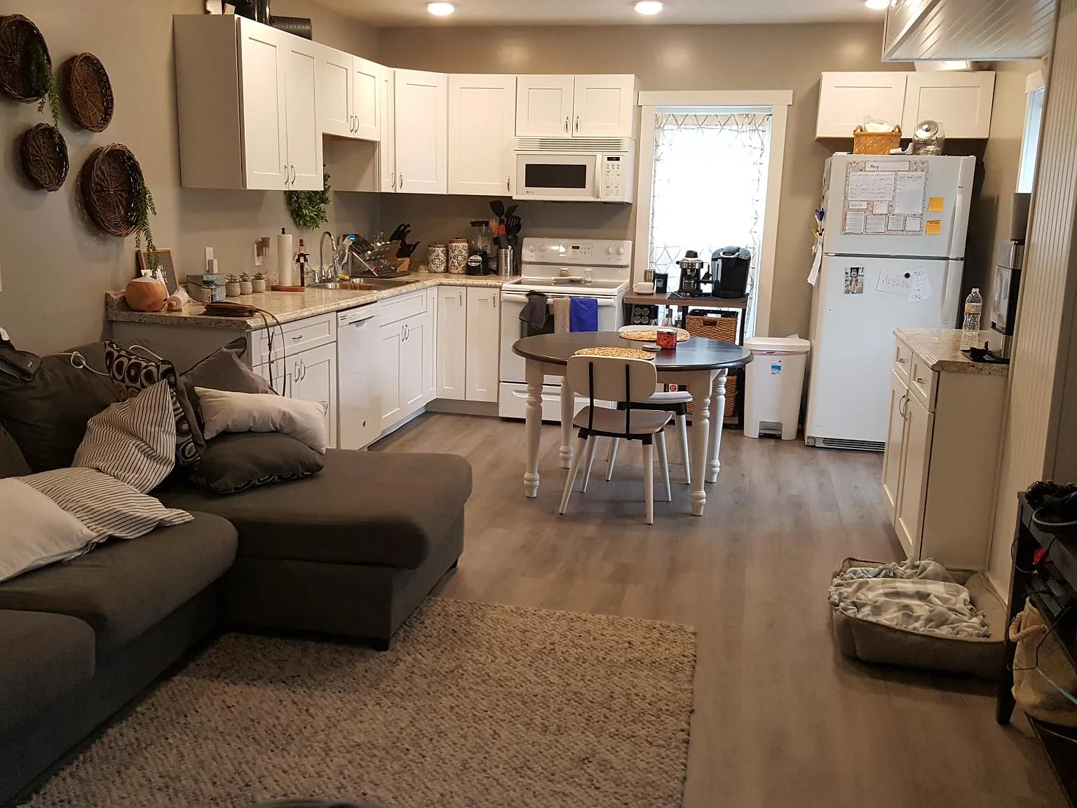 2 bed, 900 sqft, $1,100 — Photo 1