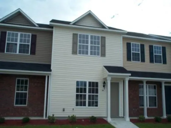 204 Woodlake Ct, Jacksonville, NC 28546