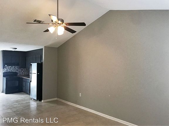 4th image of 140-14 Lanier Dr #140