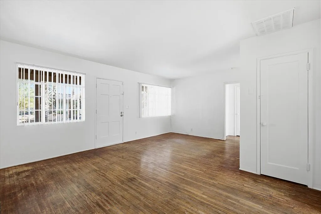 1 bed, 700 sqft, $1,190 — Photo 2