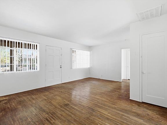2nd image of 1115 Hillside Pl
