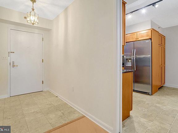 4th image of 1300 Crystal Dr APT 808S