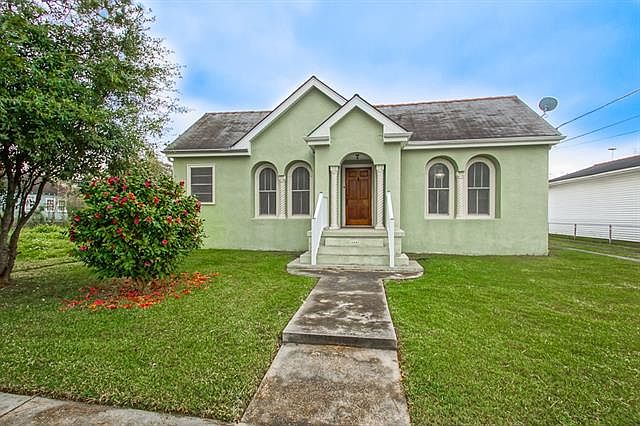 1st image of 2664 Jasmine St