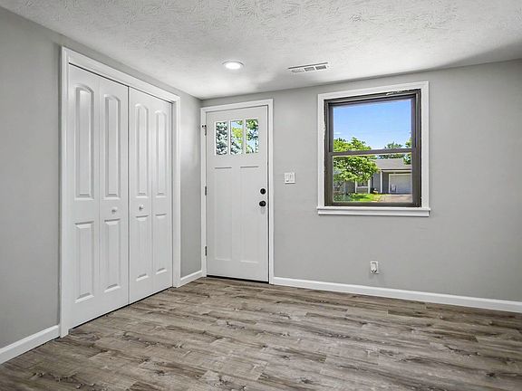 4th image of 3300 Longlois Dr