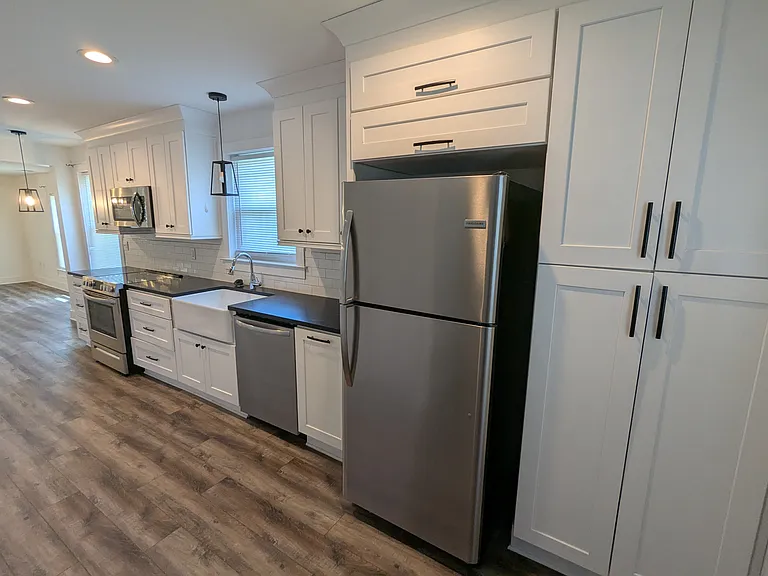 516 Trade St — Photo 4