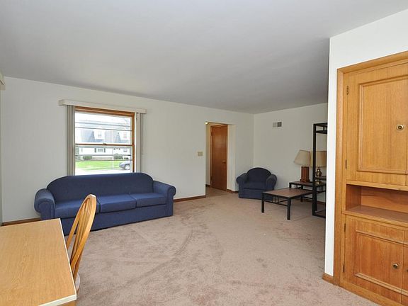 5th image of 629 Pleasant View St
