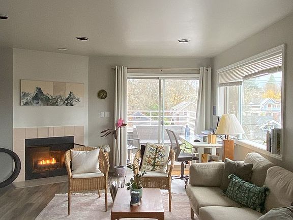4th image of 214 W McGraw St #301