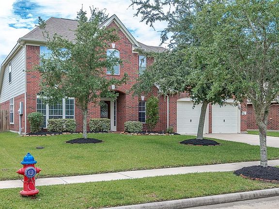 3rd image of 617 Castle Cove Ln