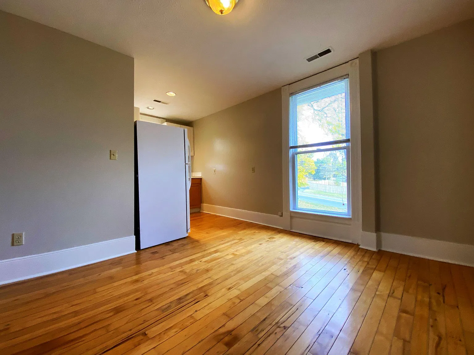 1 bed, 450 sqft, $950 — Photo 2