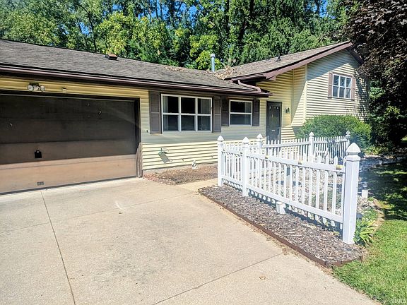 3rd image of 58407 Randy Dr