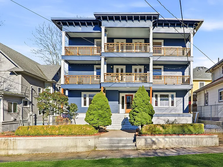 1425 SE Main St #3 — Photo 1