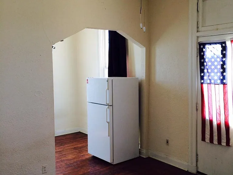 2722 Vine St #10 — Photo 3