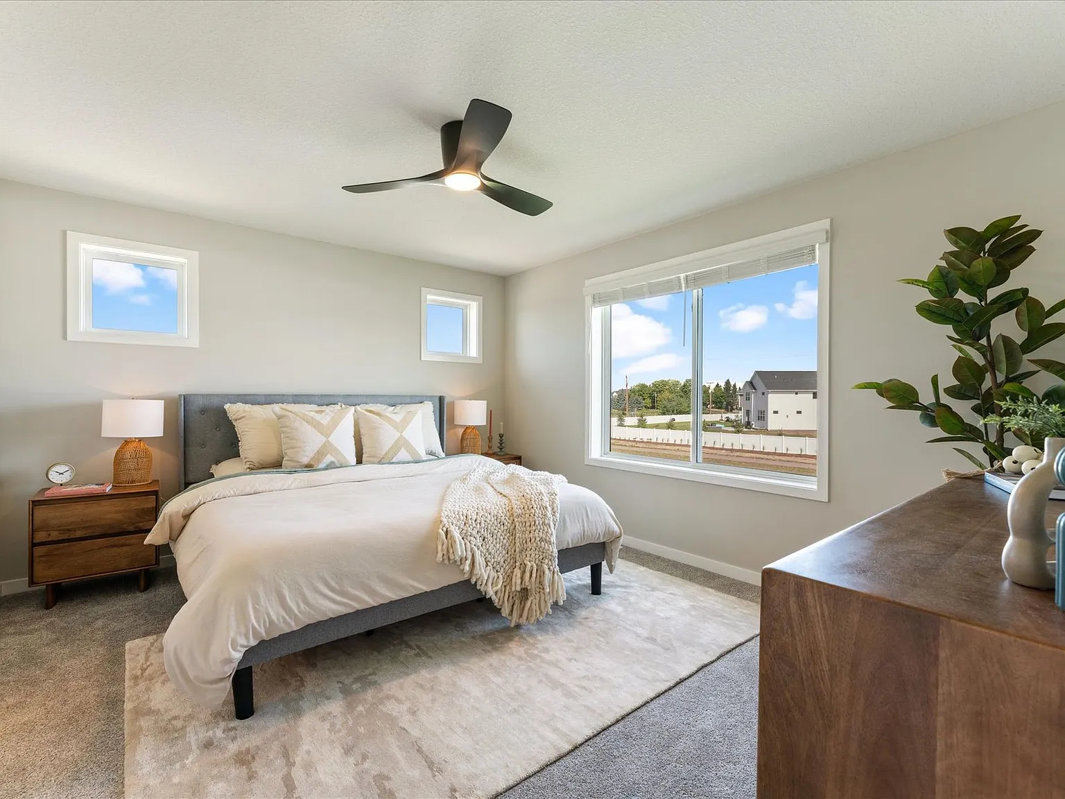 Acclaim of Woodbury Modern Living, Thoughtfully Designed — Photo 4
