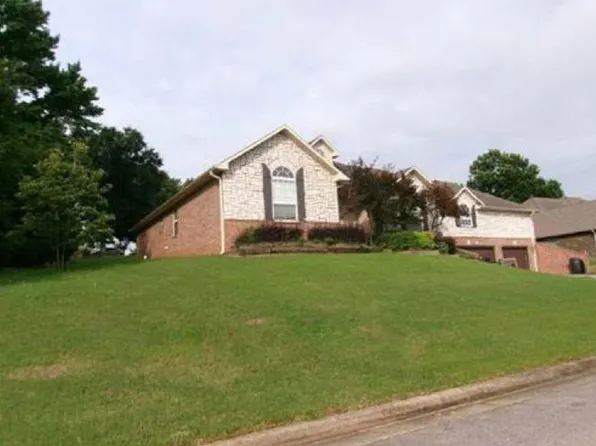 1919 Lee Creek Dr, Van Buren, AR 72956