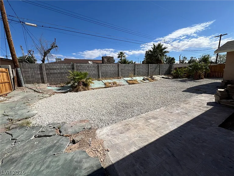 3608 W Bonanza Rd — Photo 26