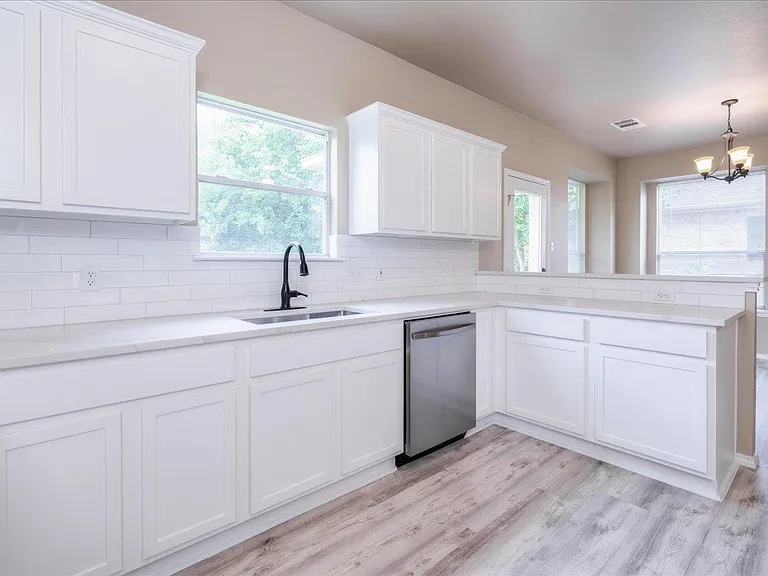 1501 Sweet Leaf Ln — Photo 11