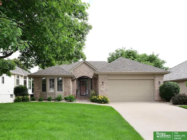 1815 N 132nd Avenue Cir, Omaha, NE 68154