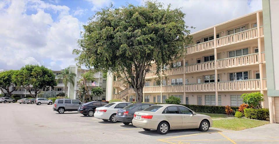 1st image of 444 Southampton C