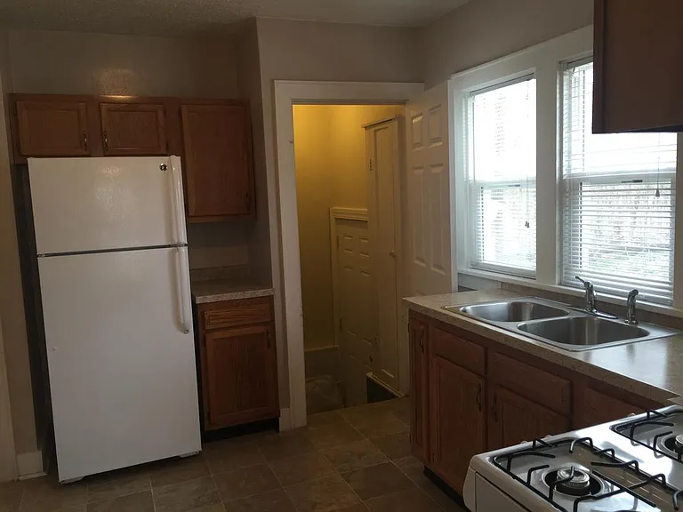 4136 Eastern Ave — Photo 7