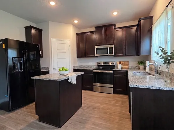 632 Cypress Arbor, Seguin, TX 78155