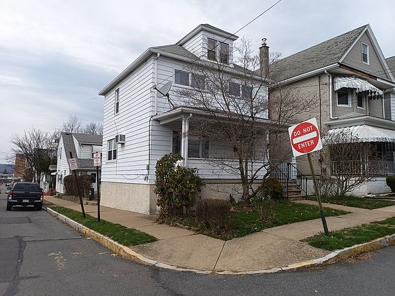 4th image of 400 Madison St