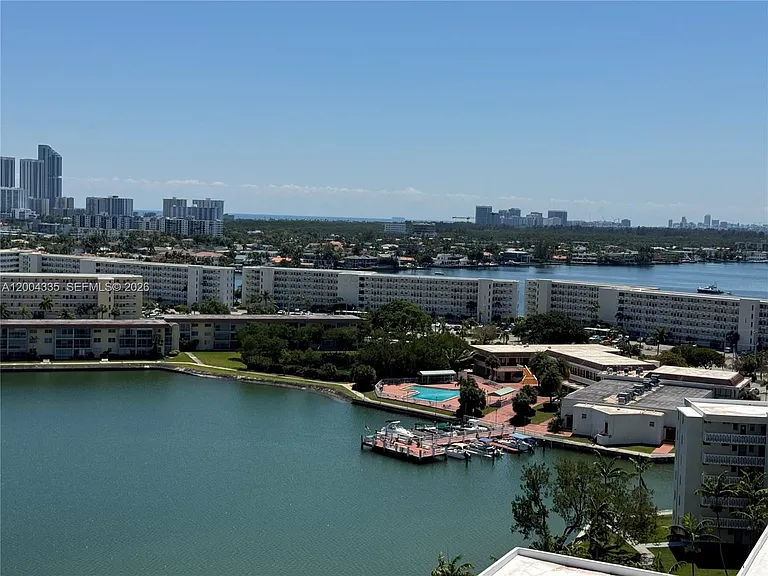18041 Biscayne Blvd #1603 — Photo 31