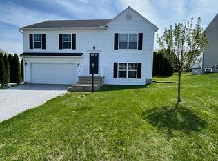 20 Ryan Ln, Mount Wolf, PA 17347