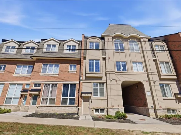 2420 Baronwood Dr #40-02, Oakville, ON L6M 0X6