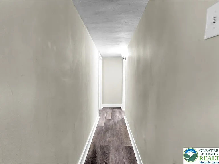 265-267 E Bertsch St #5 — Photo 8