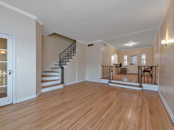 5th image of 13954 Pershing Cres