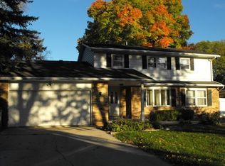32 Elm Acres Dr, Fond Du Lac, WI 54935