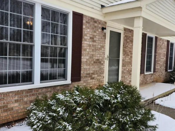 2110 Hidden Meadows Dr Unit A, Walled Lake, MI 48390