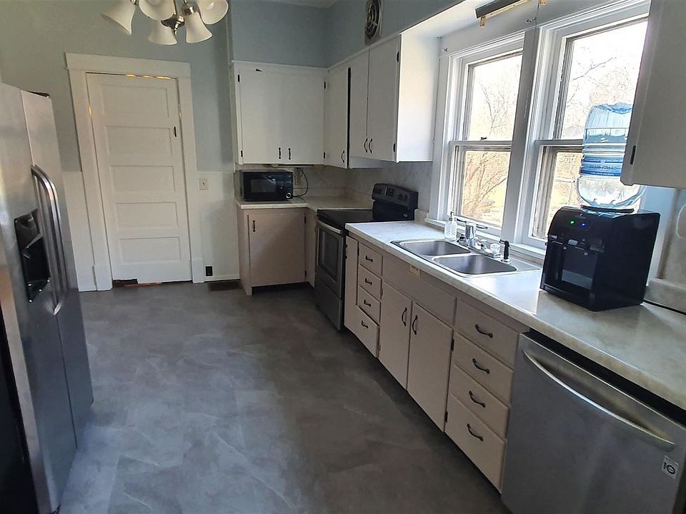 304 E 1st St, Plankinton, SD 57368 Zillow