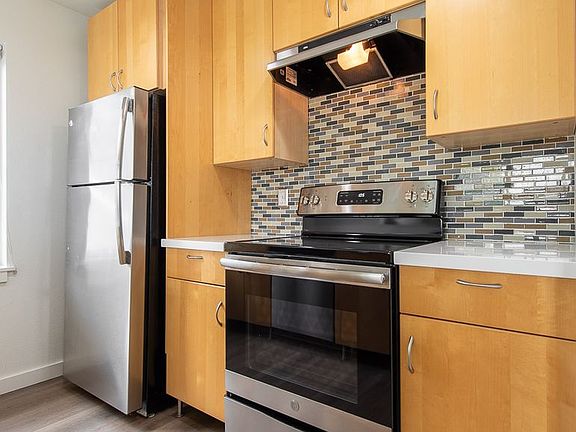 2nd image of 804 NW Market St APT A