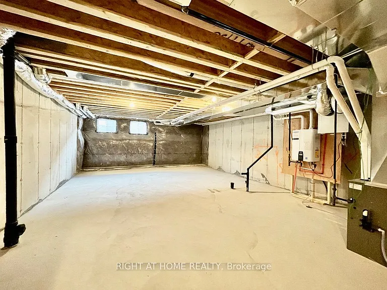 67 Milady Cres — Photo 16