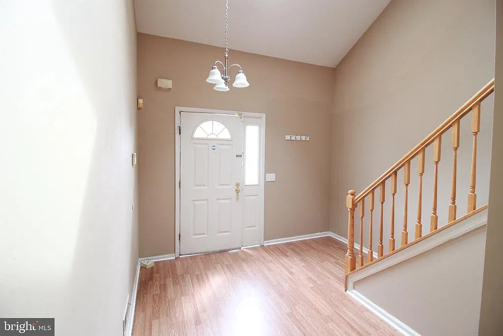 3 bed, 2.5 bath, 1540 sqft, $2,395 — Photo 3