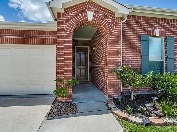 3rd image of 16011 Durham Cove Ln