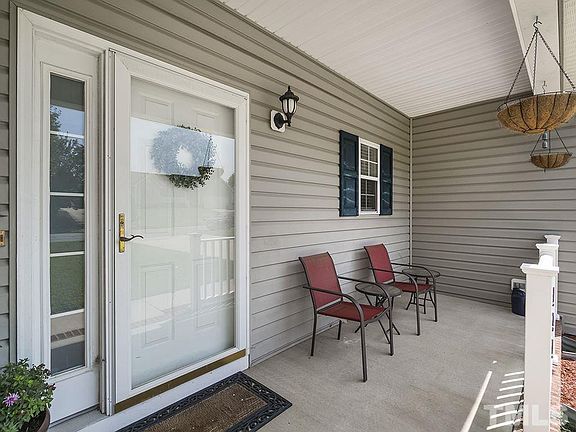 2nd image of 535 Fernway Dr