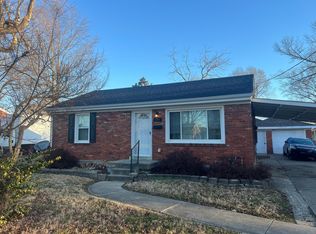 2005 Dixie Garden Dr, Louisville, KY 40272