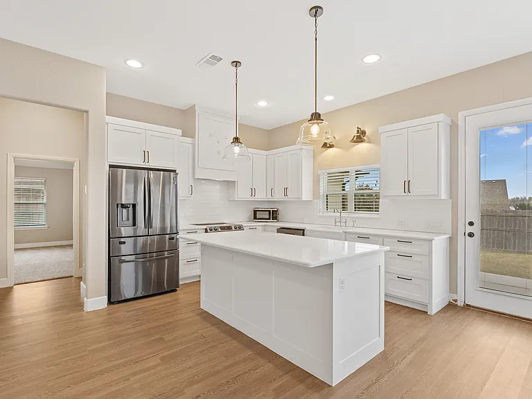 1306 Maverick Ln — Photo 5