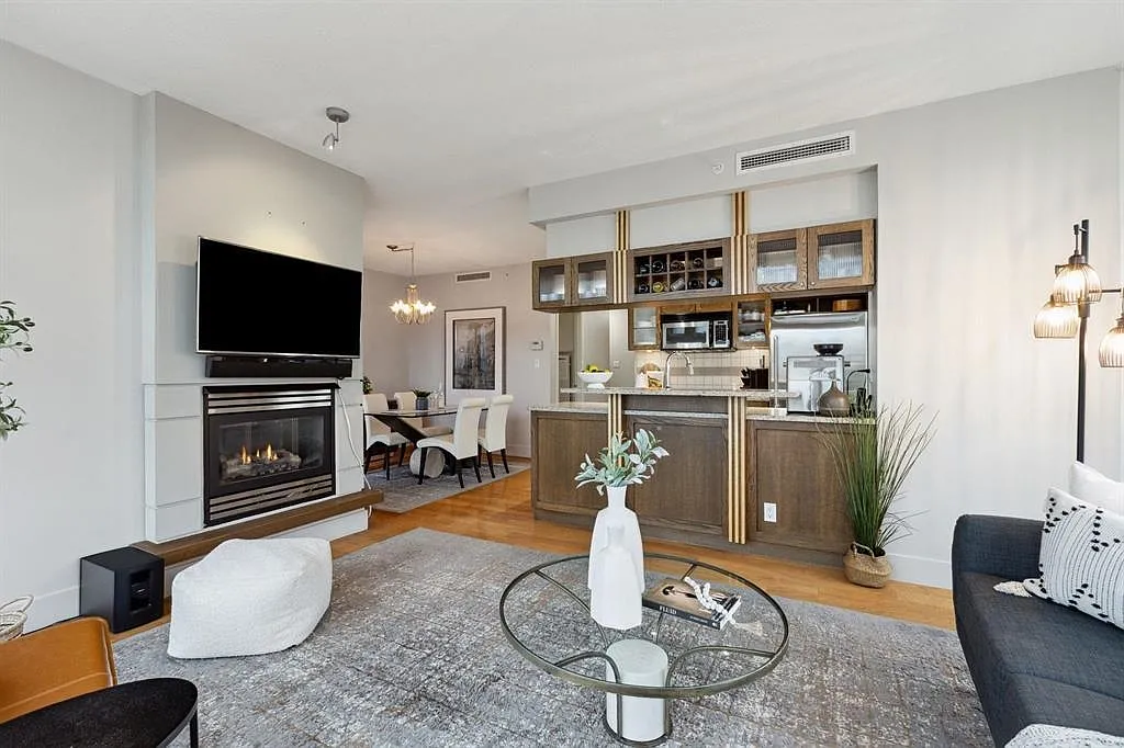 2 bed, 1100 sqft, $4,500 — Photo 4