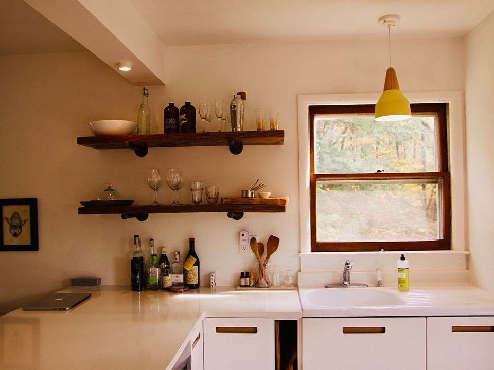 2nd image of 136 School St