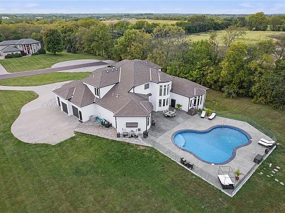 2nd image of 10705 Wildflower Dr