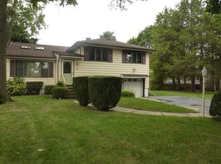 9 Ackerson Ave, Pequannock, NJ 07440