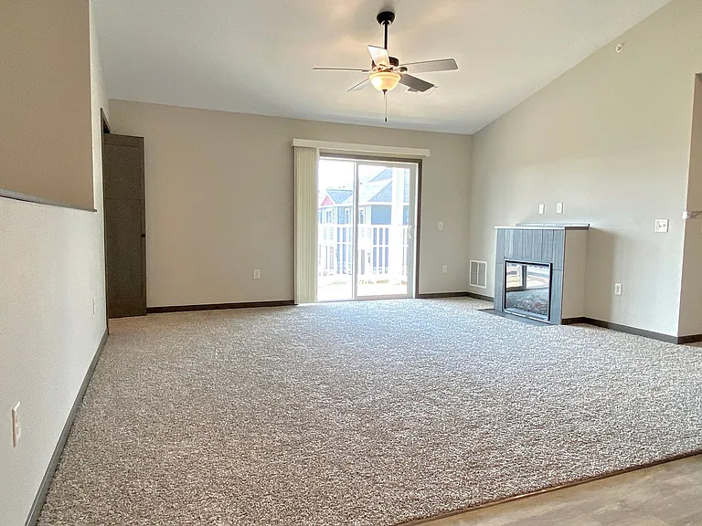 786 Peregrine Cir — Photo 41