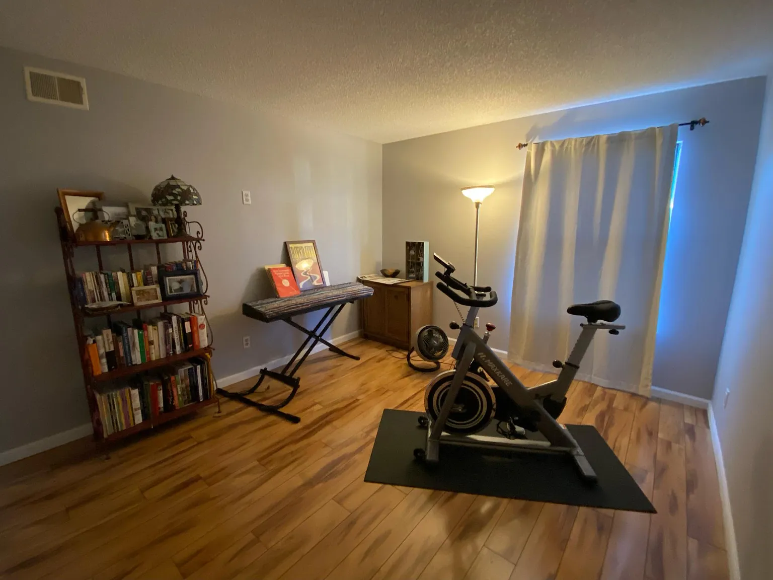 2 bed, 954 sqft, $1,950 — Photo 3