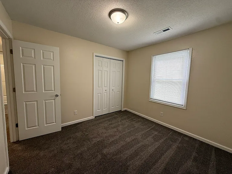426 W Dodson St — Photo 8