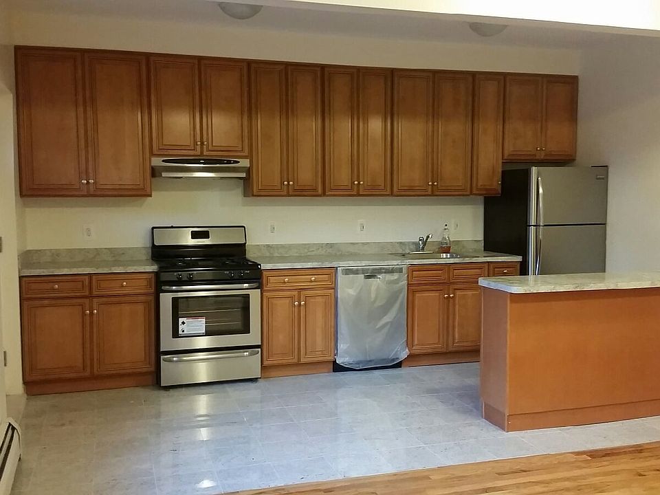 1st image of 2838 38th St
