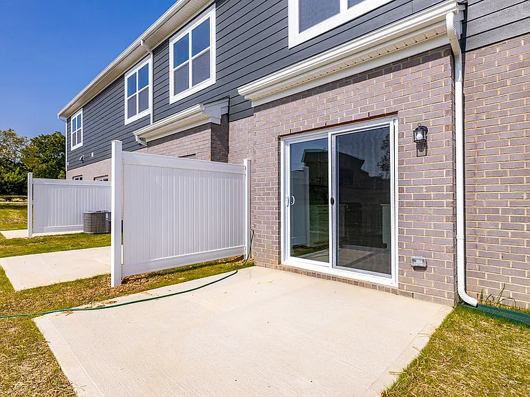 5589 Callaway Dr — Photo 40