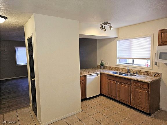 4th image of 5118 Garden Ln APT B